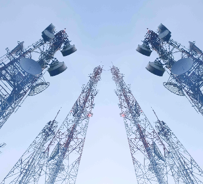 telecommunication-towers-with-antennas