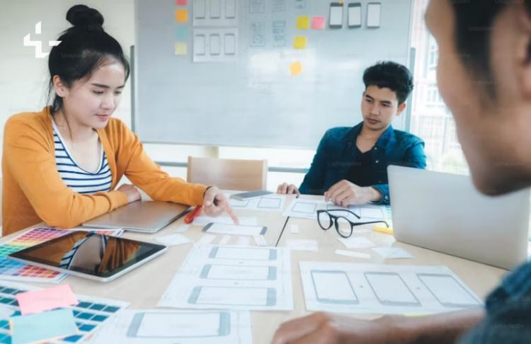 手工羽毛扇網(wǎng)站如何憑借傳統(tǒng)工藝傳承擴大流量？同行都是怎么做的？