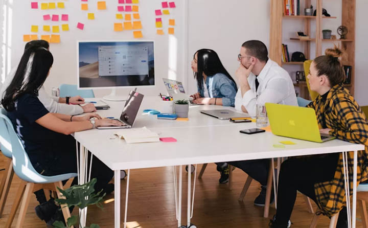 手工羽毛扇網(wǎng)站如何憑借傳統(tǒng)工藝傳承擴(kuò)大流量？同行都是怎么做的？