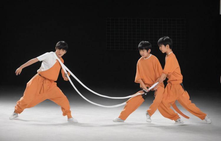 手工羽毛扇網(wǎng)站如何憑借傳統(tǒng)工藝傳承擴(kuò)大流量？同行都是怎么做的？